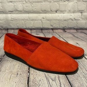 Liz Flex by Liz Claiborne Red suede flats Sz 10M-comfortable and lightweight